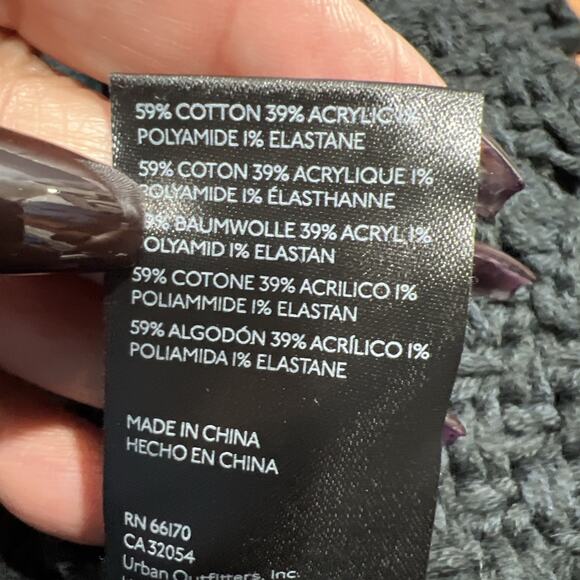 Free People Black Traveler Cable Collared V-Neck Cropped Sweater Women Size XS - Picture 11 of 14